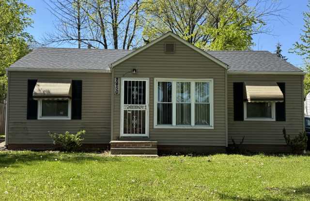 2450 Greenvale Road photos photos