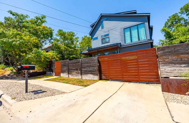 Beautiful 3 bedroom, 3.5 bathroom home in East Austin! Gallery 3