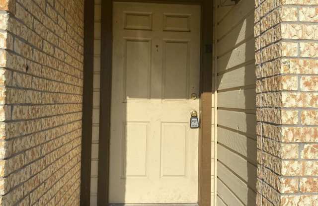 Southside - Pet Friendly! Townhouse photos photos Southside - Pet Friendly! Townhouse photos photos