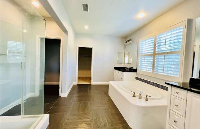 85 Statuary - 85 Statuary, Irvine, CA 92620