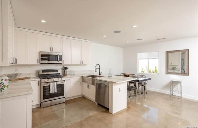 7413 Jamieson Avenue Gallery 2