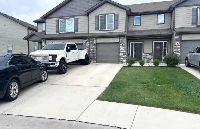 3 Bed | 2.5 Bath | 1 car garage | Grain Valley, MO Gallery 1