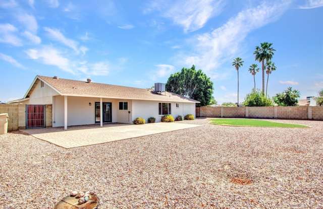 4915 W SHANGRI LA Road Gallery 1