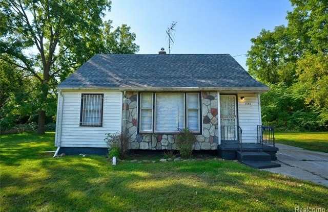 1034 E Bundy Avenue - 1034 East Bundy Avenue, Flint, MI 48505