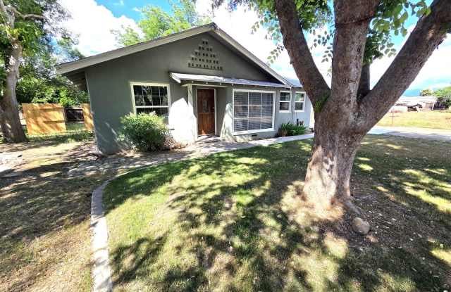 Updated 2 Bedroom 1 Bath Home photos photos