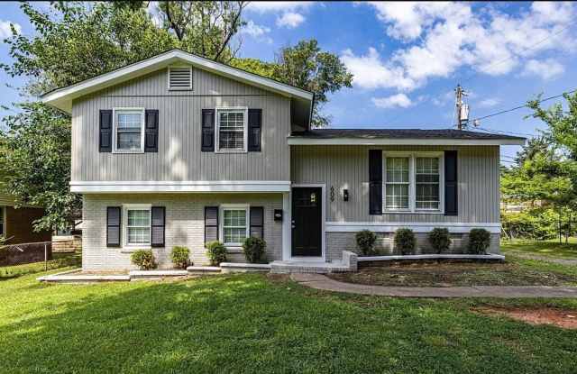 Room in 3 Bedroom Home at Bilmark Ave photos photos