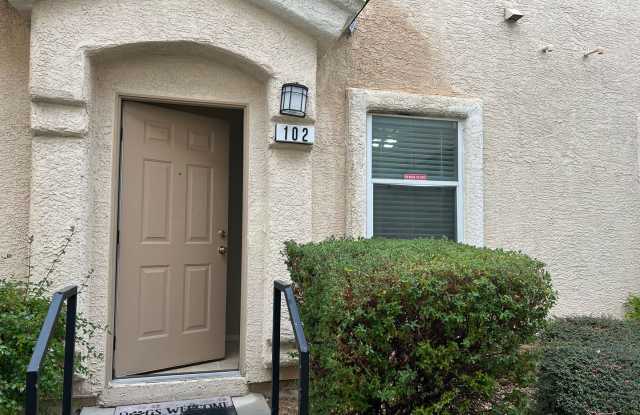 2 story townhome in Mountains Edge photos photos