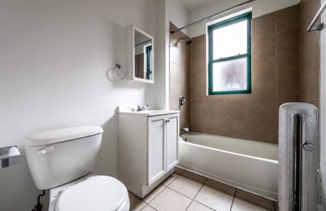 2900 E 91st Street Apartments Gallery 2