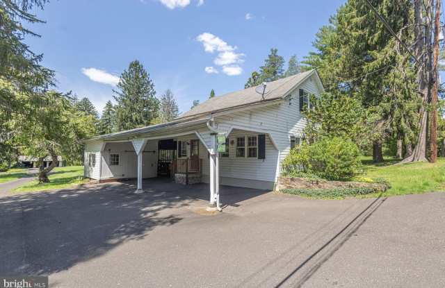 6065 SAWMILL Road Gallery 1