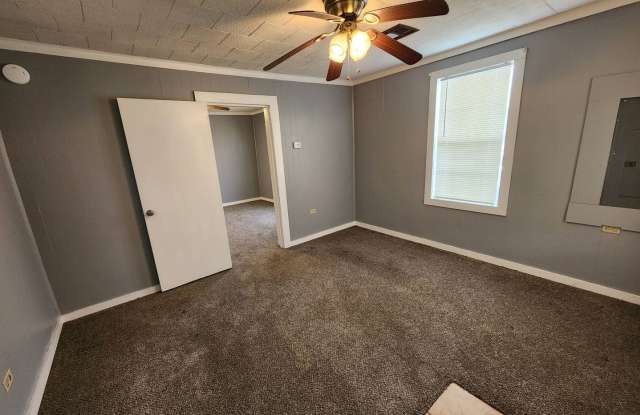 Affordable 2-Bedroom Apartment with Comfortable Living Space photos photos