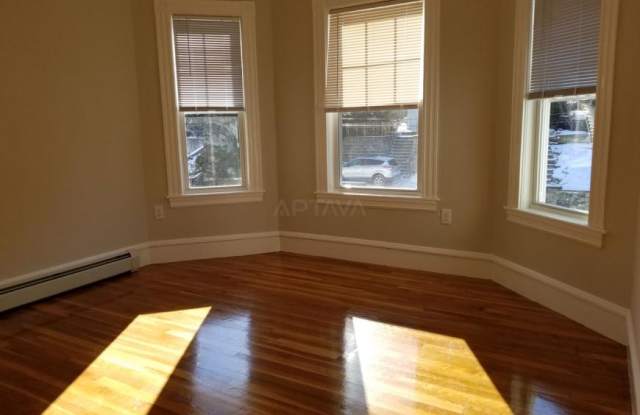 1279-1281 Massachusetts Ave. photos photos