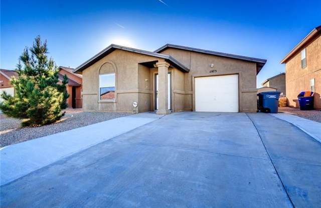 1 Story Home in Mesquite Hills with 3 Beds 2 Baths and Single Car Garage Gallery 4