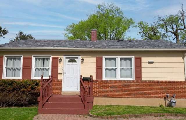605 SHIRLEY MANOR Road photos photos