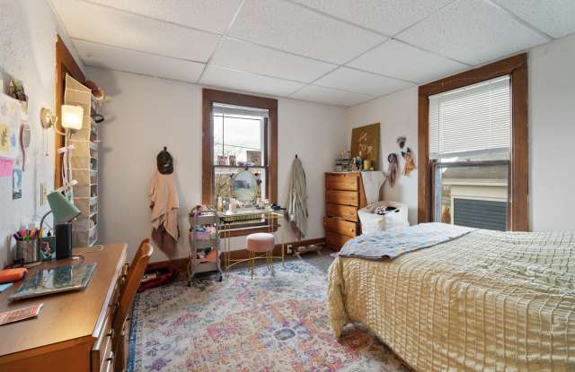 517 South Aurora Street - 2 photos photos