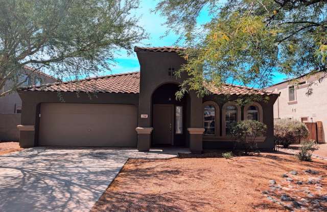 738 E SADDLE Way Gallery 2