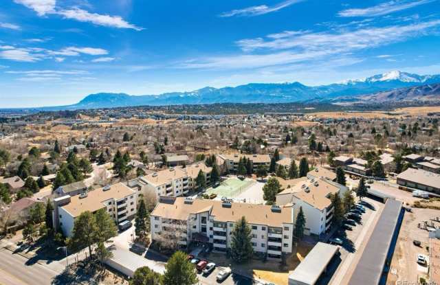 3 BED CONDO, WATER INCLUDED IN RENT photos photos