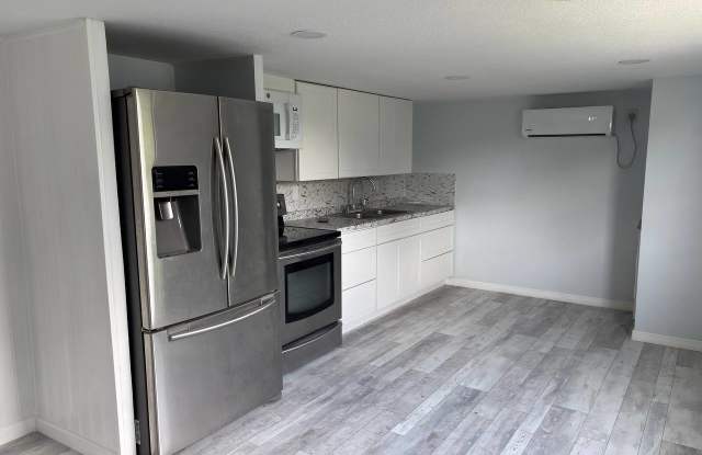 1005 Southern Ave photos photos