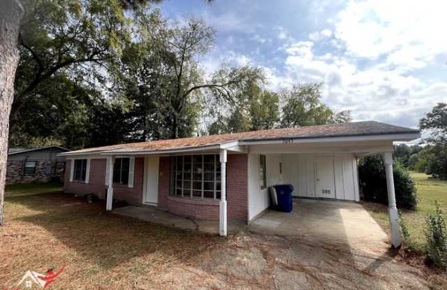 5645 Knollcrest Drive Gallery 3