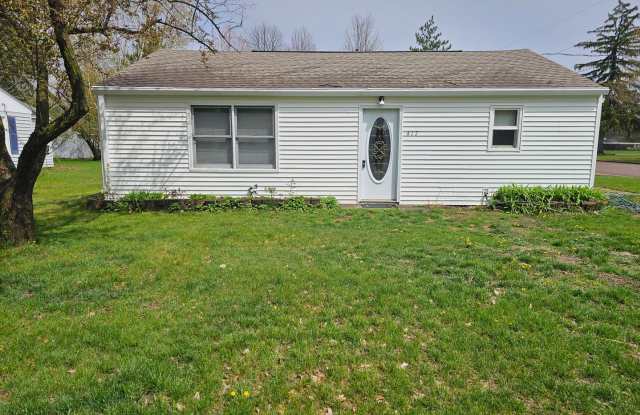 2 bed 1 bath single family home in Wisconsin Rapids - 417 Wood Avenue, Wisconsin Rapids, WI 54494 2 bed 1 bath single family home in Wisconsin Rapids - 417 Wood Avenue, Wisconsin Rapids, WI 54494