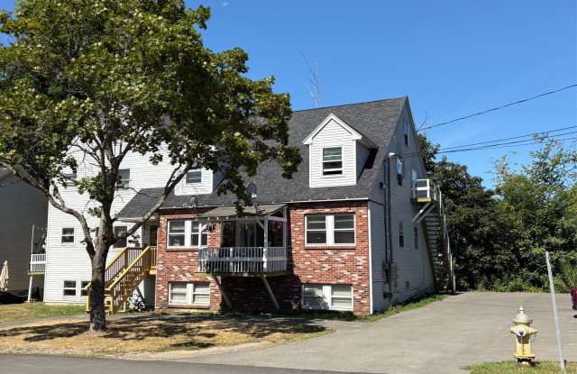 135 Glenwood Drive - 4 photos photos