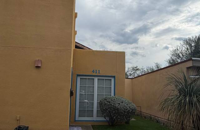 Gorgeous 2 Bedroom 2 Story Downtown Condo! Gallery 3