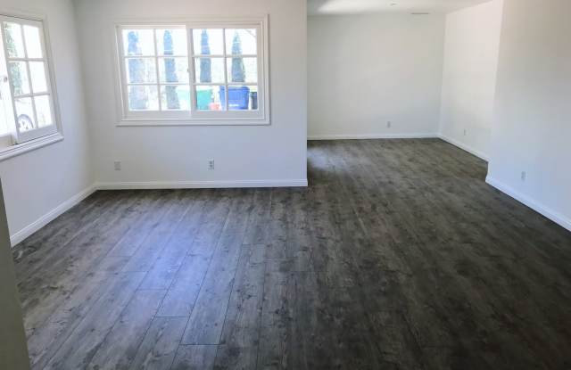 Rare Find! Completely Remodeled 3+ Bedroom, 2.5 Bath Home Gallery 4