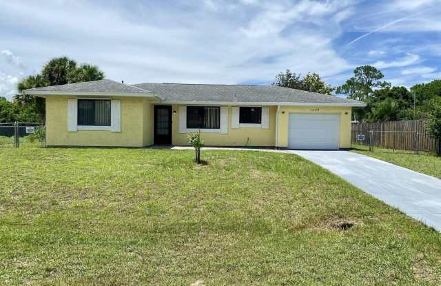 1279 Valencia Street SE photos photos