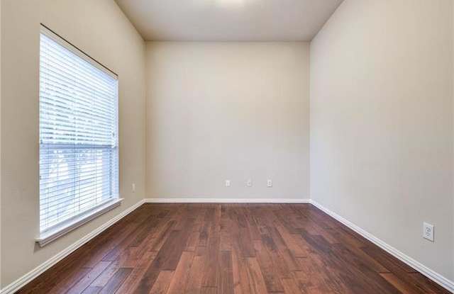 5304 Spicewood Drive Gallery 3