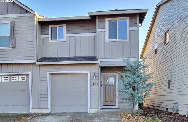 Modern Comfort in a Quiet, Beautiful Neighborhood – 3 Bed, 2.5 Bath Home photos photos