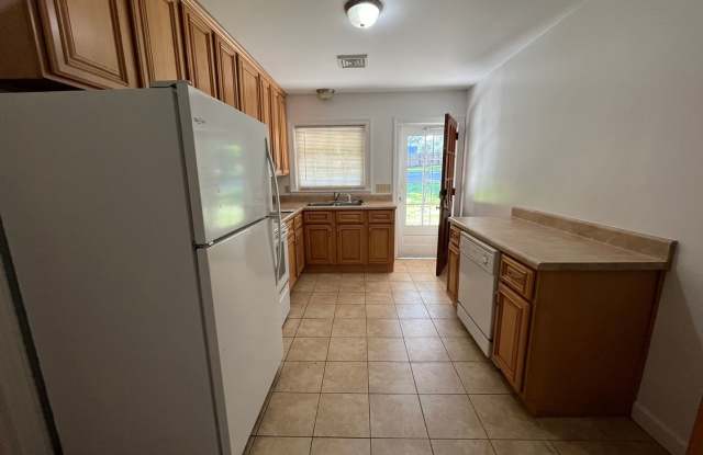Beautiful Duplex Near Downtown Blacksburg Gallery 3