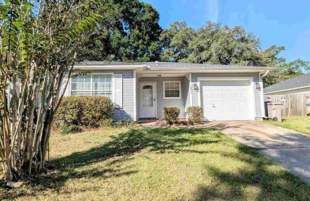 1511 Galvin Ave - 1511 Galvin Avenue, Bellview, FL 32526