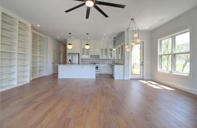 218  N Church  AVE Unit #4 Gallery 4