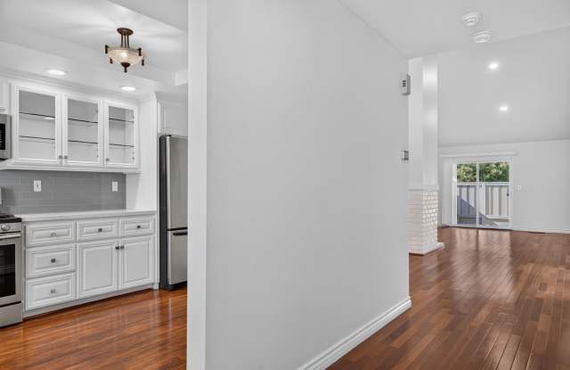 Peaceful Walnut Creek Townhome | 3 Bedrooms, Detached Garage & Community Pool! Gallery 4