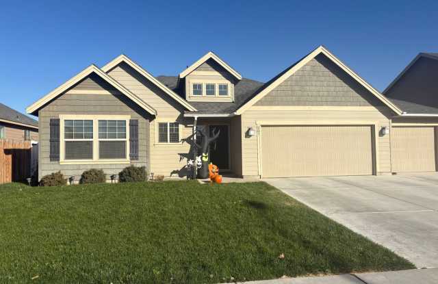 Home for rent in Quincy - 207 J Street Northeast, Quincy, WA 98848