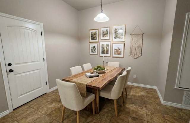 701 Sladecek Drive - B Gallery 4