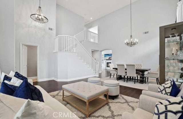 2450 Elden Avenue Gallery 3