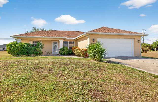 Bright 3-Bed Home in NE Cape Coral with Lawn Care Included photos photos