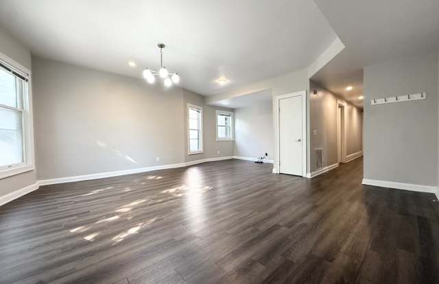104 E. Dayton Street104-2 Gallery 2