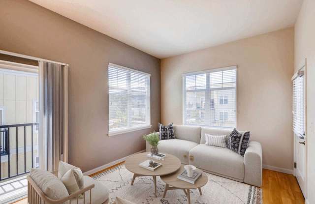 Violet on Broadway Apartment Homes Gallery 2