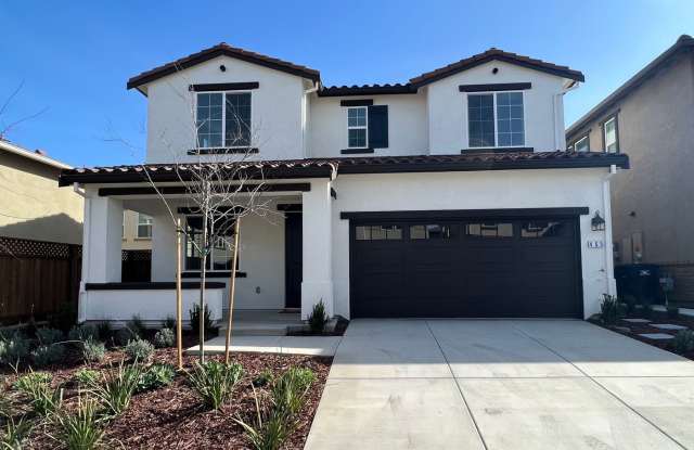 Gorgeous Nearly New Home With Solar 4 Bed, 2.5 bath +Den/Office photos photos