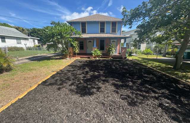 2 BEDROOM 1.5 BATH VINTAGE HOME IN COCOA photos photos