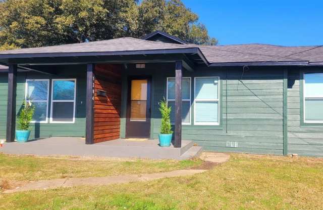 1204 Live Oak Street photos photos