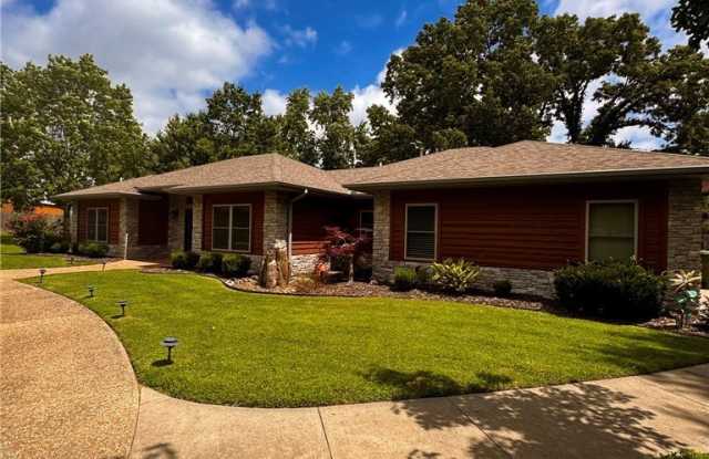 723 Lakeview Drive Gallery 3