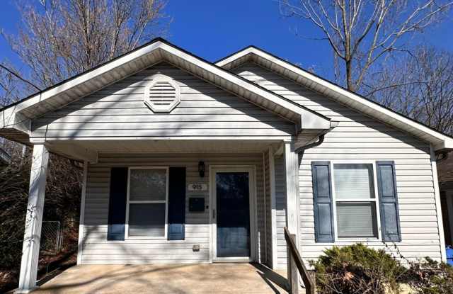 Three-Bedroom Ranch Close to Downtown photos photos