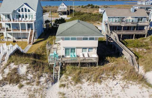 Off Season Rental **Oceanfront, Pet Friendly, 4 Bedroom Beach House** Available November 8th 2025 through March 21st, 2026 photos photos