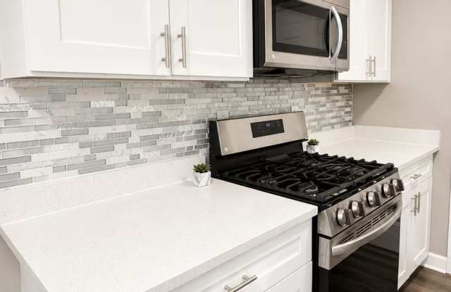 Spacious 3-Bedroom 2 Bath Home in Gary Gallery 4