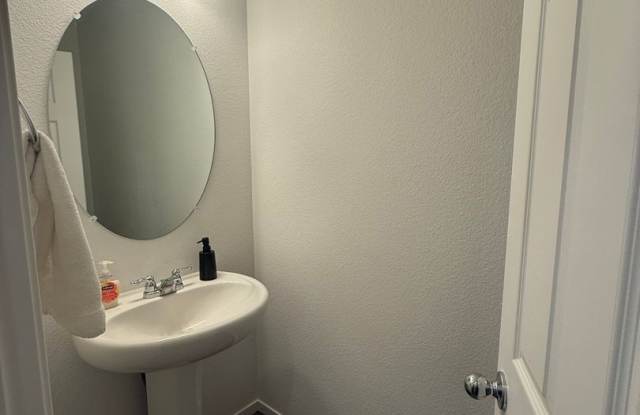3-Bed, 2.5-Bath Townhome in North Reno Gallery 4