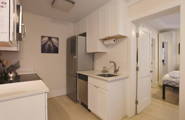 Parking Included! 1 Bedroom 1 Bathroom Corner Unit Condo// Columbia Heights // In Unit Laundry // Easy Walk to Metro! - 1451 Park Road Northwest, Washington, DC 20010