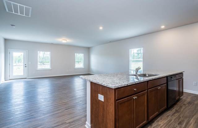 4911 Pioneer Drive Gallery 4