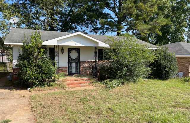 3 Bedroom, 1 Bathroom. Available March! photos photos